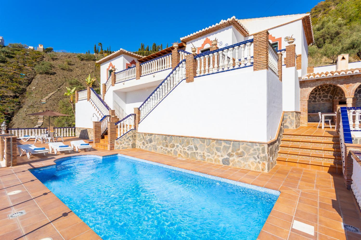 El Pedregal Villa *